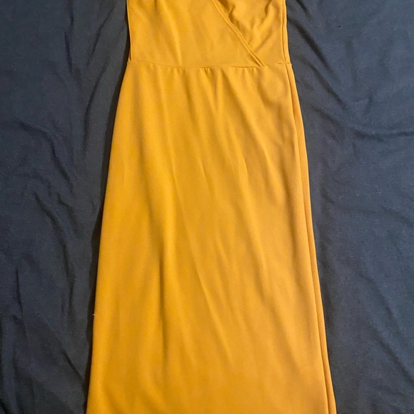Prettylittlething yellow one shoulder dress - Picture 2 of 4